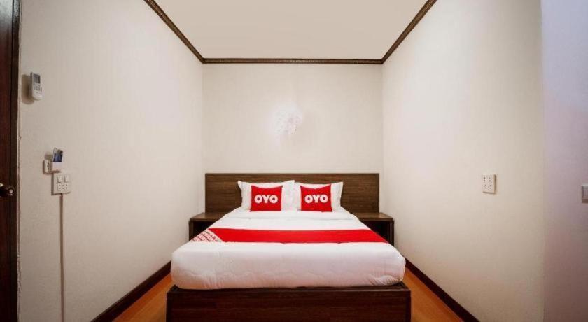 Oyo 836 Pk Residence Sattahip Bagian luar foto