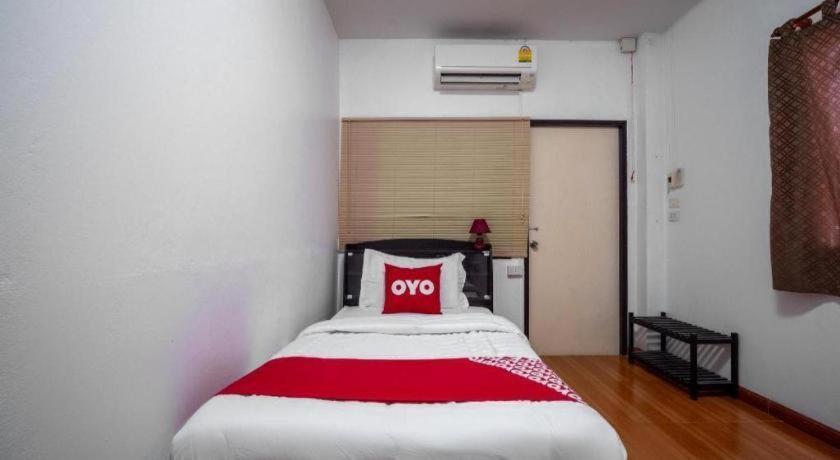 Oyo 836 Pk Residence Sattahip Bagian luar foto