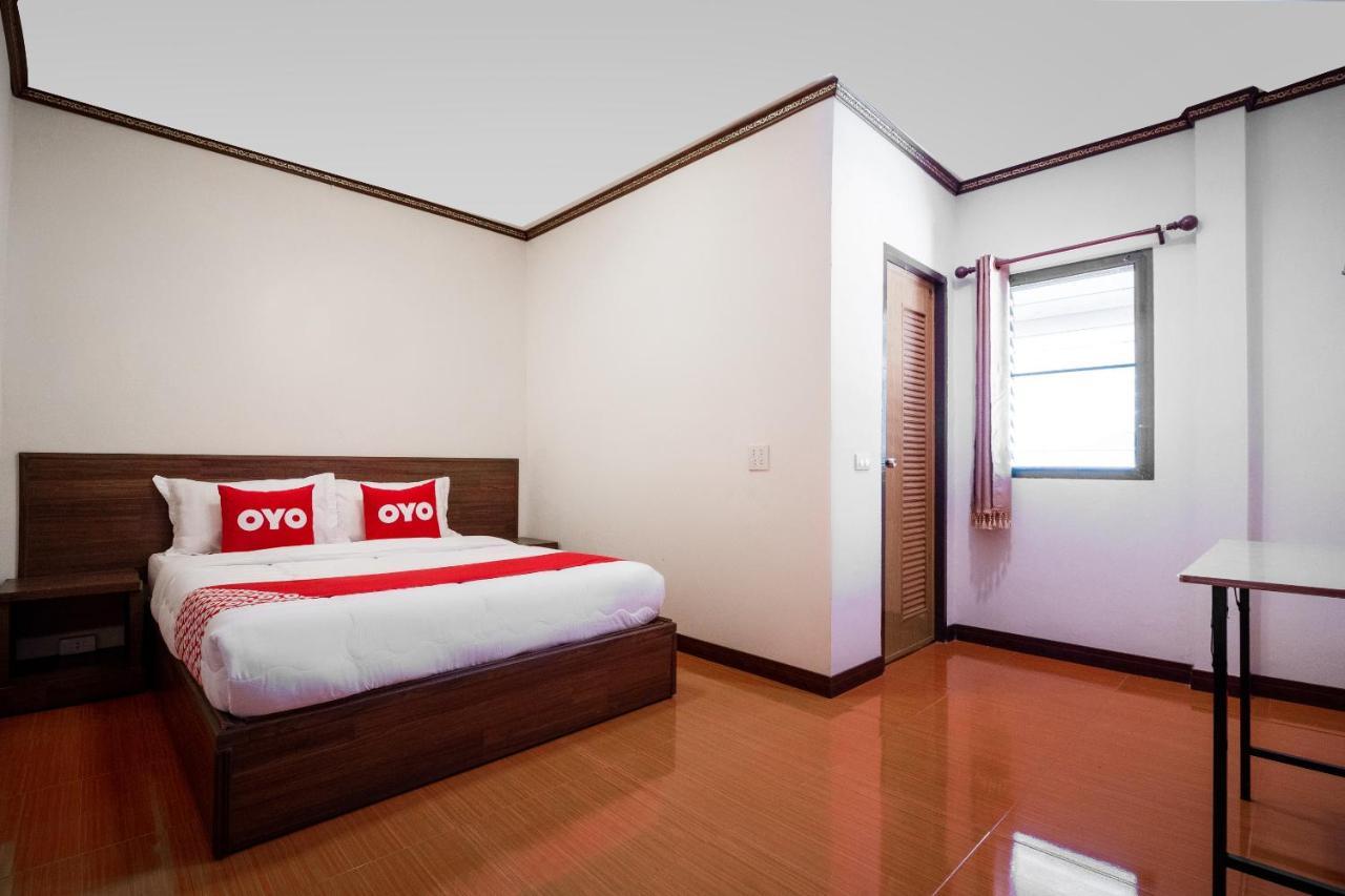 Oyo 836 Pk Residence Sattahip Bagian luar foto